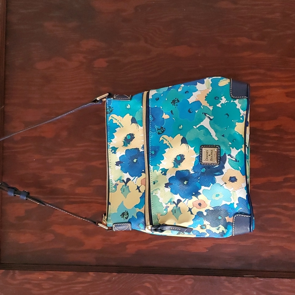 Dooney & Bourke